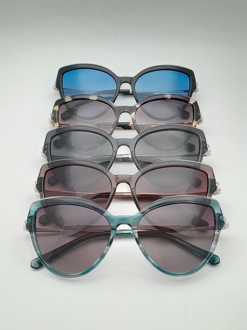 d9a8d53f-ac78-4c4d-bcf5-307221ce814e